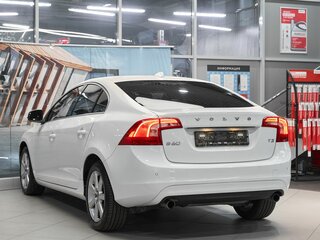2017 Volvo S60 II Рестайлинг, белый, 1599000 рублей, вид 4