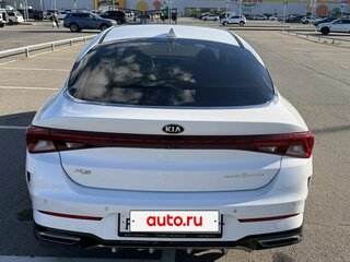 2020 Kia K5 III, белый, 2230000 рублей, вид 4