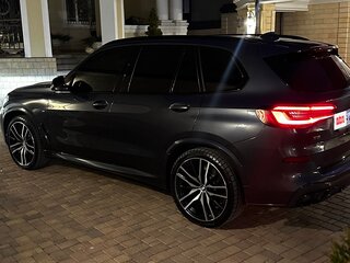 2020 BMW X5 M50d IV (G05/G18), серый, 6900000 рублей, вид 2