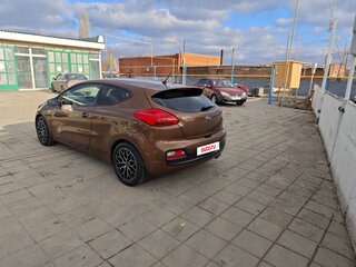 2016 Kia Ceed II Рестайлинг, коричневый, 1450000 рублей, вид 4