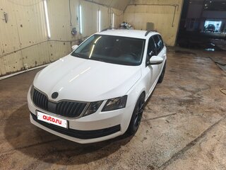 2018 Skoda Octavia III (A7) Рестайлинг, белый, 1850000 рублей, вид 3