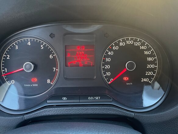 2013 Volkswagen Polo V, чёрный, 675000 рублей - вид 8