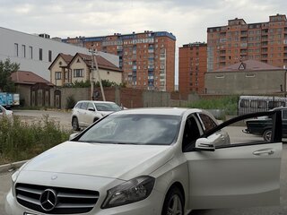 2013 Mercedes-Benz A-Класс 180 III (W176), белый, 1350000 рублей, вид 1