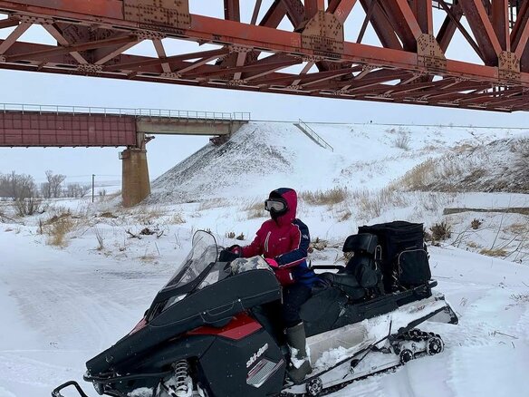 2011 BRP Ski-Doo Expedition SE 1200, красный - вид 4