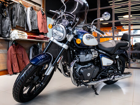 2026 Royal Enfield Super Meteor, синий, 792000 рублей, вид 3