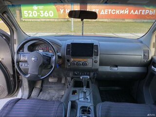 2007 Nissan Navara (Frontier) III (D40), чёрный, 1000000 рублей, вид 3