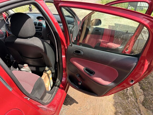 2004 Peugeot 206, красный, 100000 рублей - вид 16