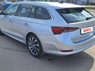 2021 Skoda Octavia IV (A8), серый, 1700000 рублей, вид 5