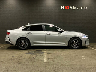 2021 Kia K5 III, серебристый, 2740000 рублей, вид 4