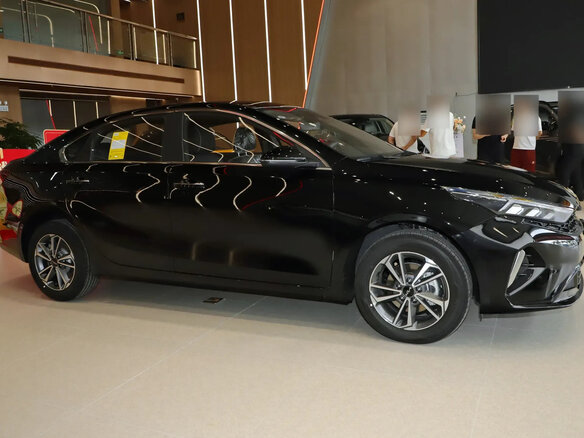2025 Kia K3 II (China Market) Рестайлинг, чёрный, 1850000 рублей - вид 6