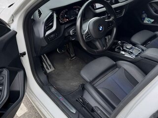 2020 BMW 1 серии 118i III (F40), белый, 2350000 рублей, вид 3