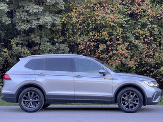 2023 Volkswagen Tiguan Allspace II Рестайлинг, серый, 3750000 рублей, вид 3
