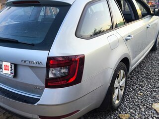 2017 Skoda Octavia III (A7) Рестайлинг, серебристый, 2000000 рублей, вид 2