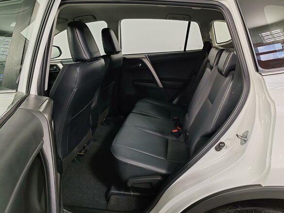 2016 Toyota RAV4 IV (XA40) Рестайлинг, белый - вид 11