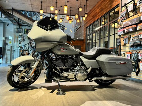 2024 Harley-Davidson Street Glide, серый, 3950000 рублей, вид 1