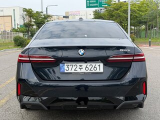 2024 BMW 5 серии 520i VIII (G60/G61/G68), синий, 5145000 рублей, вид 4