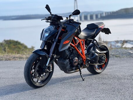 2017 KTM 1290 Super Duke R, чёрный, 750000 рублей, вид 4