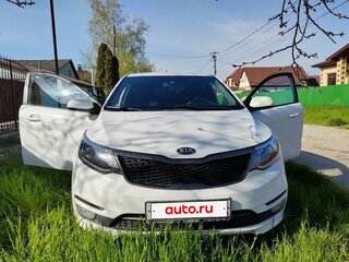 2016 Kia Rio III Рестайлинг, белый, 900000 рублей, вид 1