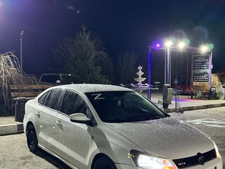 2011 Volkswagen Polo V, белый, 600000 рублей, вид 2
