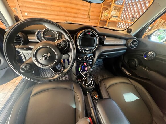 2017 Mini Hatch Cooper III (F55/F56), синий, 1850000 рублей - вид 13