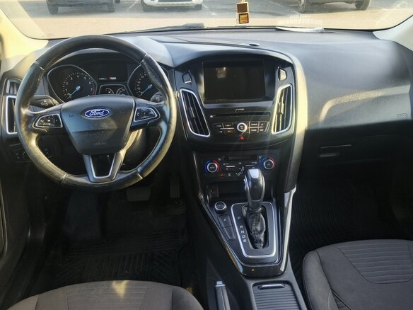 2017 Ford Focus III Рестайлинг, белый, 1020000 рублей - вид 10