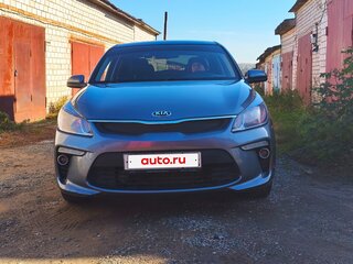 2017 Kia Rio IV, серебристый, 1250000 рублей, вид 1