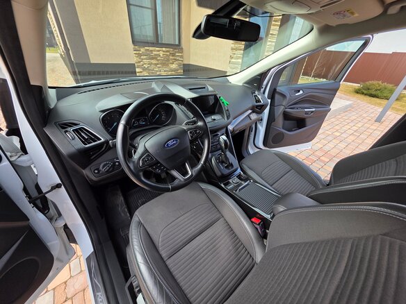 2017 Ford Kuga II Рестайлинг, белый - вид 16