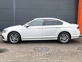 2017 Volkswagen Passat DSG7 B8, белый, 1839000 рублей, вид 2