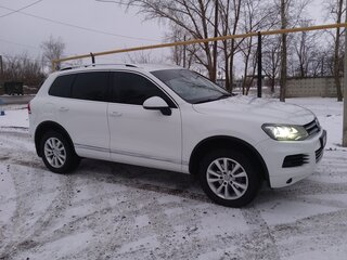 2013 Volkswagen Touareg II, белый, 3000000 рублей, вид 2