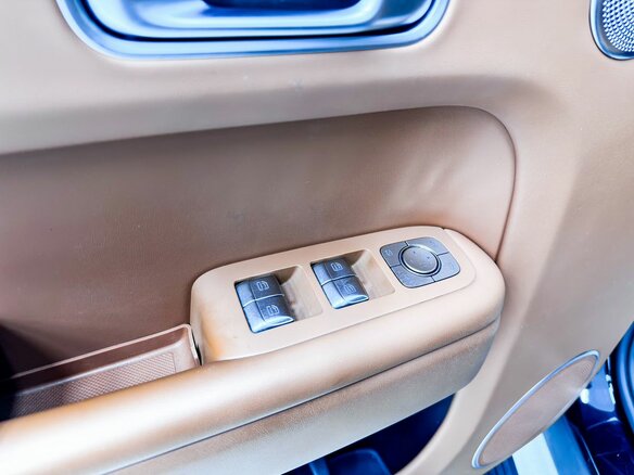 2024 Li Auto (Lixiang) L9 44.5 kWh I, чёрный - вид 11