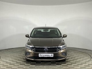 2021 Volkswagen Polo VI, коричневый, 1499000 рублей, вид 2