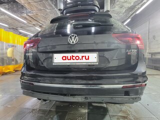 2017 Volkswagen Tiguan II, чёрный, 3100000 рублей, вид 3