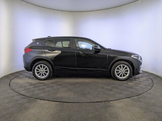 2019 BMW X2 sDrive18i I (F39), чёрный, 2490000 рублей, вид 4