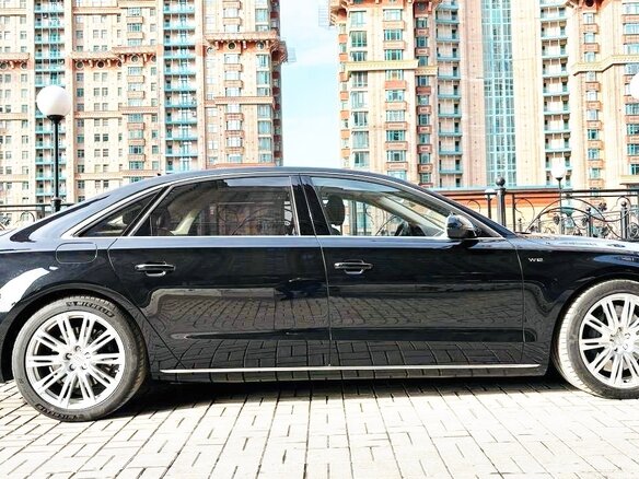 2013 Audi A8 Long III (D4), чёрный, 3900000 рублей