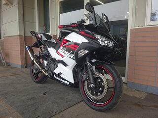 2019 Kawasaki Ninja 400, белый, 613000 рублей, вид 4