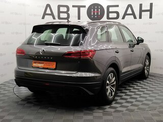 2018 Volkswagen Touareg III, серый, 4130000 рублей, вид 3