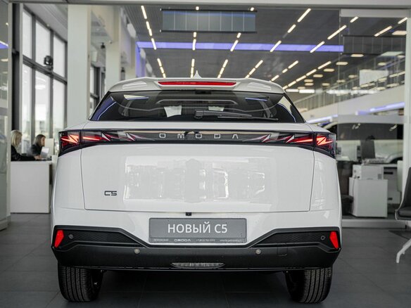 2026 Omoda C5 II, белый, 2399000 рублей - вид 13