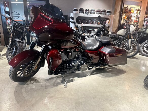 2018 Harley-Davidson CVO Street Glide, пурпурный, 3950000 рублей
