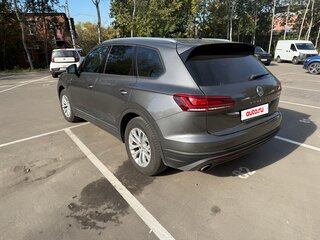 2019 Volkswagen Touareg III, серый, 3300000 рублей, вид 4