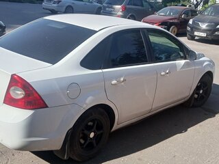 2011 Ford Focus II Рестайлинг, белый, 460000 рублей, вид 3