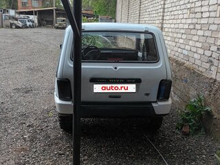 2002 Lada (ВАЗ) 2131 (4x4) 213105 I, белый, 300000 рублей, вид 2
