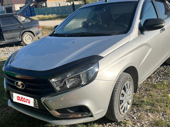 2018 Lada (ВАЗ) Vesta I, серебристый, 645000 рублей - вид 2