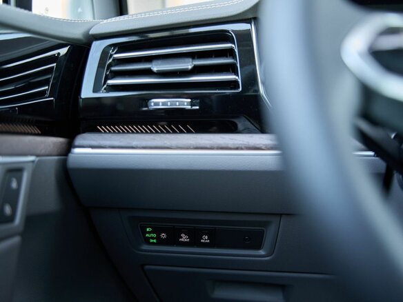 2025 Volkswagen Touareg III Рестайлинг, синий, 8099900 рублей - вид 19