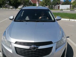 2013 Chevrolet Cruze I Рестайлинг, серебристый, 550000 рублей, вид 1