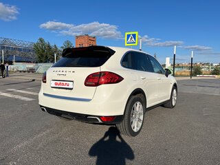 2010 Porsche Cayenne S Hybrid II (958), белый, 1499000 рублей, вид 5