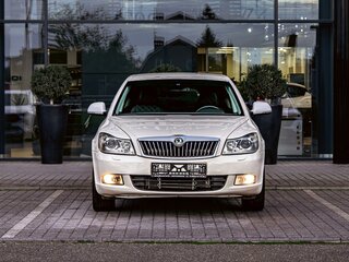 2012 Skoda Octavia II (A5) Рестайлинг, белый, 895000 рублей, вид 2
