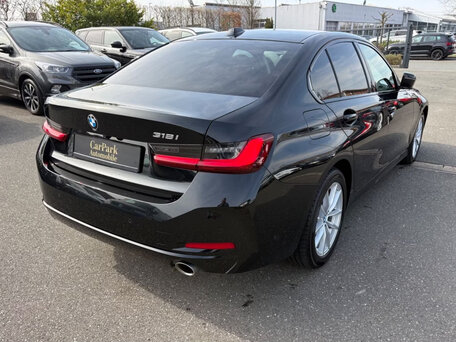 2024 BMW 3 серии 318i VII (G2x) Рестайлинг, чёрный, 3839520 рублей, вид 4