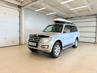 2015 Mitsubishi Pajero IV Рестайлинг 2, серебристый, 2899900 рублей, вид 2