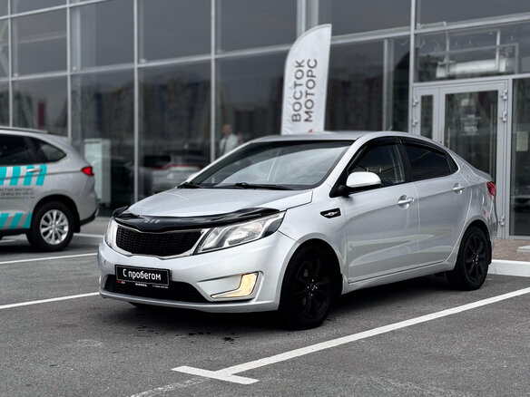 2014 Kia Rio 6-speed III, серый