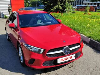 2019 Mercedes-Benz A-Класс 200 IV (W177), красный, 2000000 рублей, вид 2